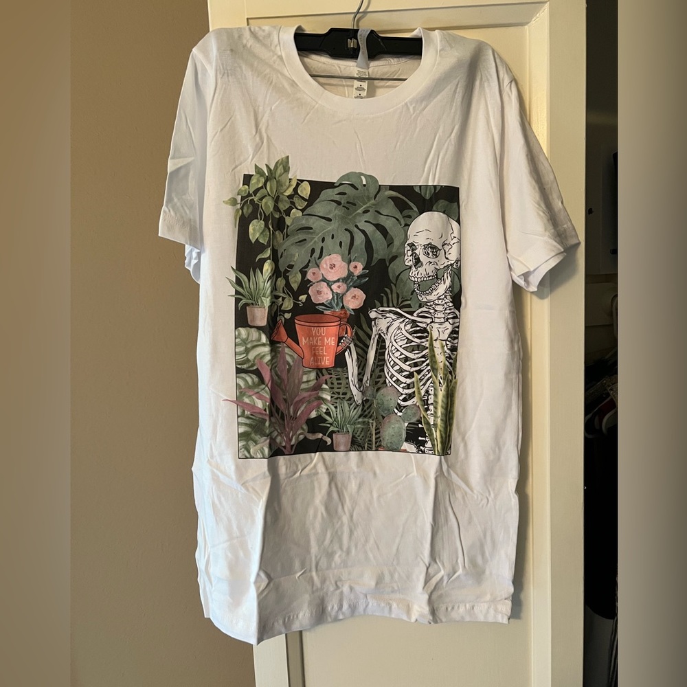 Super cute plants and skeleton dead inside shirt size medium